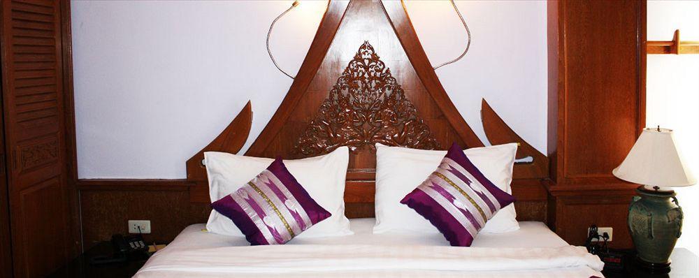 Patong Beach Bed And Breakfast Exterior foto