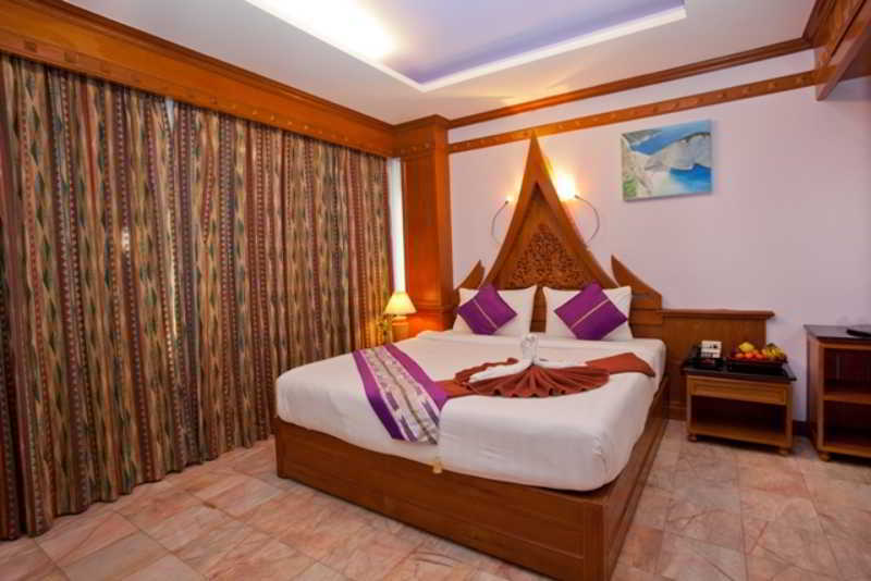 Patong Beach Bed And Breakfast Habitación foto